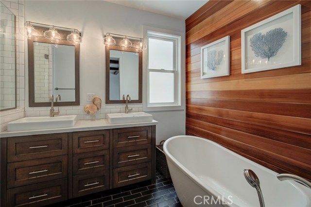 2022 Robinson Street, Redondo Beach, California 90278, 5 Bedrooms Bedrooms, ,4 BathroomsBathrooms,Residential,Sold,Robinson,SB19046293