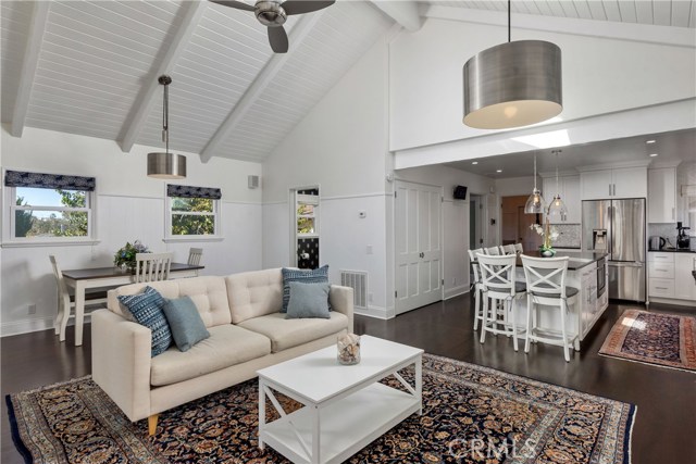 668 36th Street, Manhattan Beach, California 90266, 3 Bedrooms Bedrooms, ,2 BathroomsBathrooms,Residential,Sold,36th,SB21007690