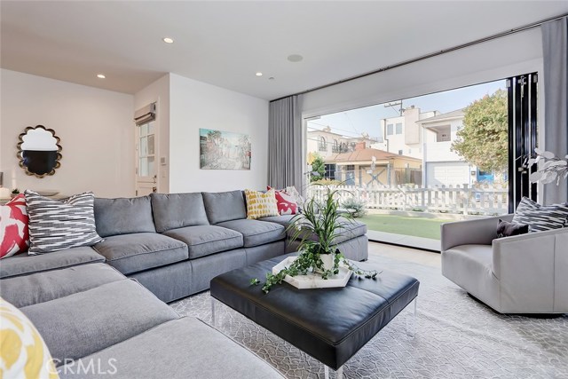 420 31st Street, Manhattan Beach, California 90266, 5 Bedrooms Bedrooms, ,2 BathroomsBathrooms,Residential,Sold,31st,SB20242729