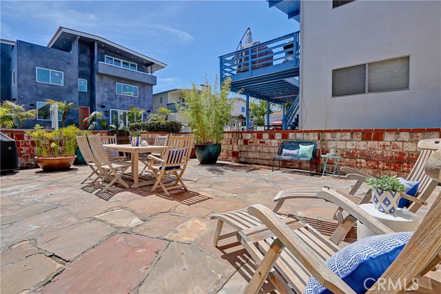 429 20th Street, Manhattan Beach, California 90266, 3 Bedrooms Bedrooms, ,2 BathroomsBathrooms,Residential,Sold,20th,SB18084073