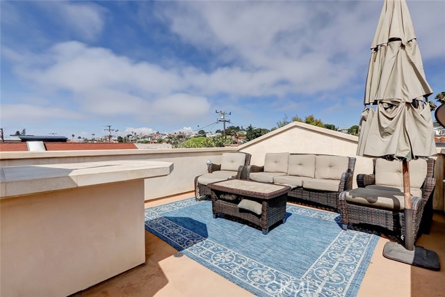 706 Elvira Avenue, Redondo Beach, California 90277, 5 Bedrooms Bedrooms, ,2 BathroomsBathrooms,Residential,Sold,Elvira,SB21165421