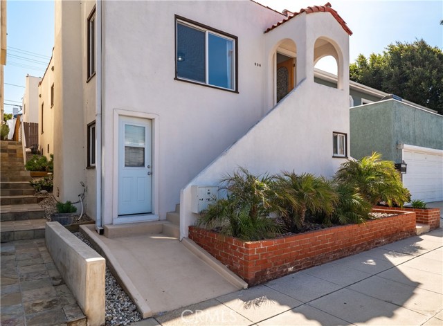 636 Manhattan Avenue, Hermosa Beach, California 90254, ,Residential Income,Sold,Manhattan,SB21080073