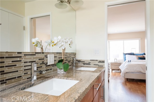 4021 Crest Drive, Manhattan Beach, California 90266, 2 Bedrooms Bedrooms, ,2 BathroomsBathrooms,Residential,Sold,Crest,SB20222826