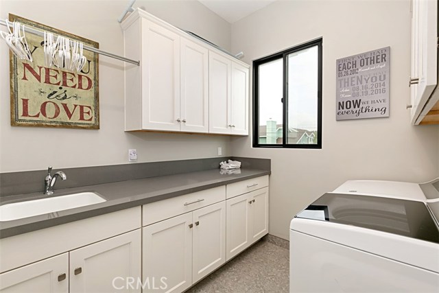 1934 Robinson Street, Redondo Beach, California 90278, 5 Bedrooms Bedrooms, ,4 BathroomsBathrooms,Residential,Sold,Robinson,OC19044344