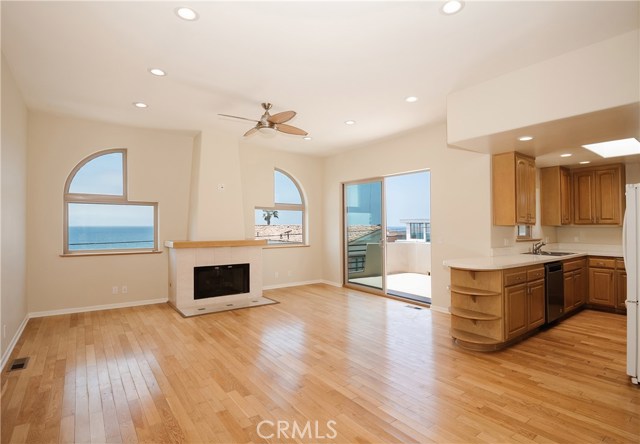 4010 Ocean Drive, Manhattan Beach, California 90266-4309, 2 Bedrooms Bedrooms, ,1 BathroomBathrooms,Residential,Sold,Ocean,SB20109555