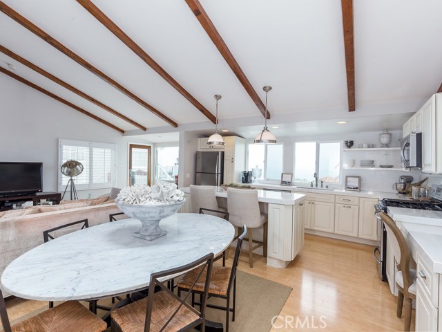 317 Moonstone Street, Manhattan Beach, California 90266, 2 Bedrooms Bedrooms, ,2 BathroomsBathrooms,Residential,Sold,Moonstone,SB20108424