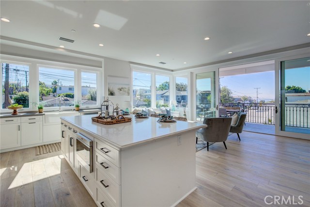1037 2nd Street, Hermosa Beach, California 90254, 4 Bedrooms Bedrooms, ,3 BathroomsBathrooms,Residential,Sold,2nd,SB19264836