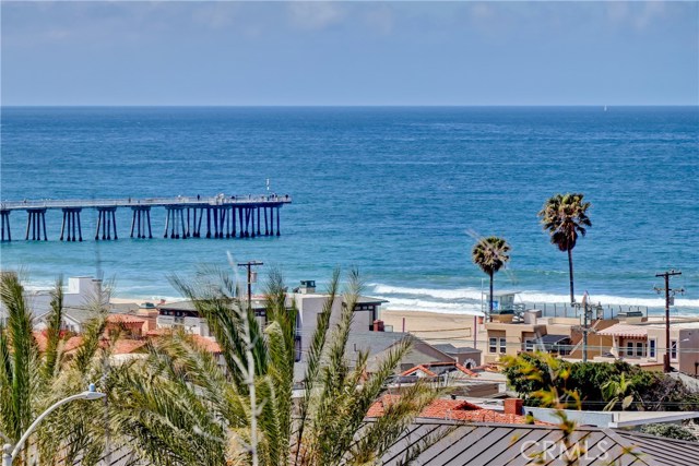 1955 Monterey Boulevard, Hermosa Beach, California 90254, 4 Bedrooms Bedrooms, ,2 BathroomsBathrooms,Residential,Sold,Monterey,SB18111119