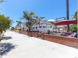 47 6th (aka 42 7th Court) Street, Hermosa Beach, California 90254, 5 Bedrooms Bedrooms, ,3 BathroomsBathrooms,Residential,Sold,6th (aka 42 7th Court),SB20218738