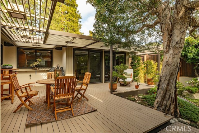 15 Margate Square, Palos Verdes Estates, California 90274, 3 Bedrooms Bedrooms, ,2 BathroomsBathrooms,Residential,Sold,Margate,SB21026966