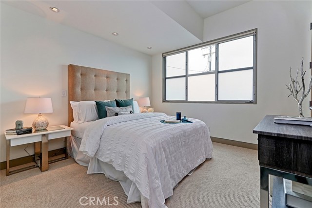 324 17th Street, Manhattan Beach, California 90266, 4 Bedrooms Bedrooms, ,4 BathroomsBathrooms,Residential,Sold,17th,SB17118466