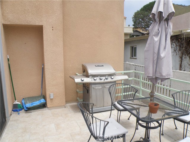 612 Irena Avenue, Redondo Beach, California 90277, 2 Bedrooms Bedrooms, ,2 BathroomsBathrooms,Residential,Sold,Irena,SB17142804