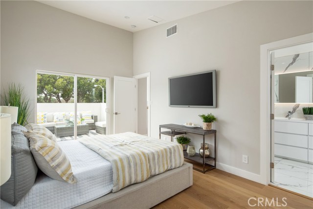 308 Francisca Avenue, Redondo Beach, California 90277, 4 Bedrooms Bedrooms, ,3 BathroomsBathrooms,Residential,Sold,Francisca,SB19268645