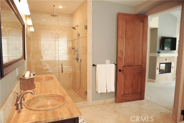 713 JUANITA, Redondo Beach, California 90277, 3 Bedrooms Bedrooms, ,2 BathroomsBathrooms,Residential,Sold,JUANITA,SB17176144