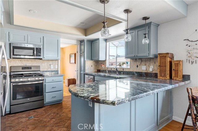 2113 Pullman Lane, Redondo Beach, California 90278, 3 Bedrooms Bedrooms, ,3 BathroomsBathrooms,Residential,Sold,Pullman,SB21045078