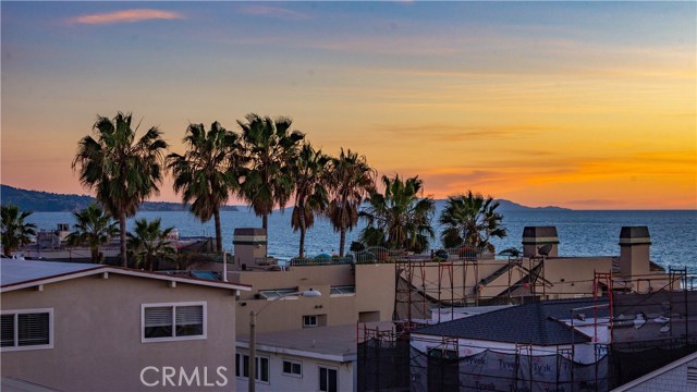 124 6th Street, Manhattan Beach, California 90266, 5 Bedrooms Bedrooms, ,6 BathroomsBathrooms,Residential,Sold,6th,SB20031166