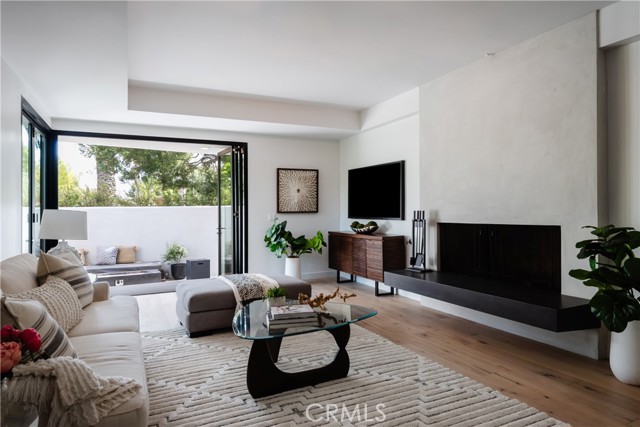 587 36th Street, Manhattan Beach, California 90266, 3 Bedrooms Bedrooms, ,2 BathroomsBathrooms,Residential,Sold,36th,SB21105044