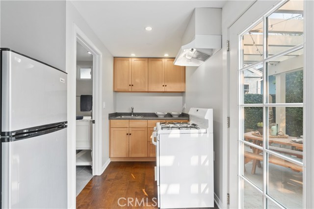 618 Avenue C, Redondo Beach, California 90277, 3 Bedrooms Bedrooms, ,2 BathroomsBathrooms,Residential,Sold,Avenue C,SB20188515