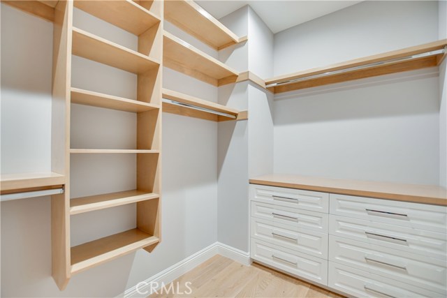 MASTER CLOSET BUILT INS