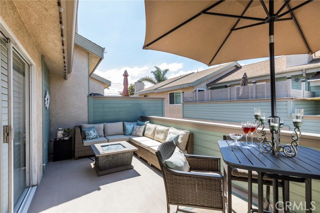 211 Helberta Avenue, Redondo Beach, California 90277, 2 Bedrooms Bedrooms, ,2 BathroomsBathrooms,Residential,Sold,Helberta,RS18145778