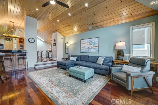 517 12th Street, Manhattan Beach, California 90266, 4 Bedrooms Bedrooms, ,3 BathroomsBathrooms,Residential,Sold,12th,SB21070513