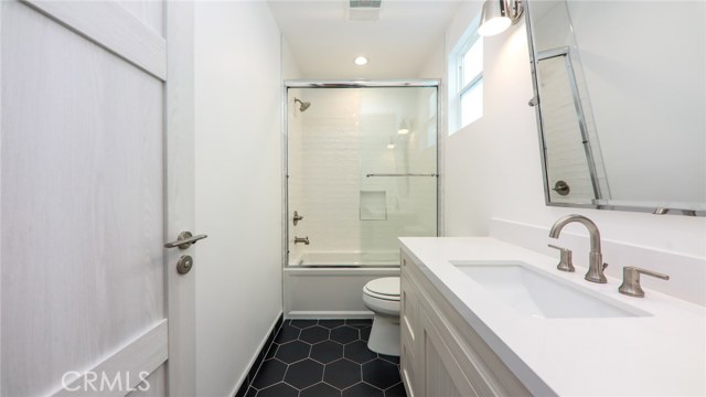 1018 Avenue A, Redondo Beach, California 90277, 6 Bedrooms Bedrooms, ,6 BathroomsBathrooms,Residential,Sold,Avenue A,PV20118056