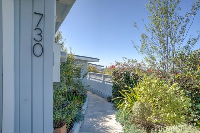 730 24th Place, Hermosa Beach, California 90254, 3 Bedrooms Bedrooms, ,1 BathroomBathrooms,Residential,Sold,24th,SB18028157