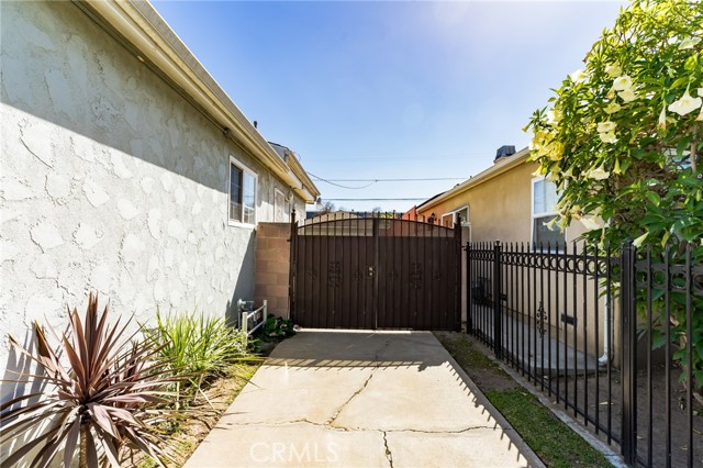 3 Bed Home for Sale in Compton, California