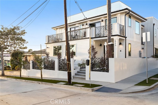 Corner lot on a quaint low traveled street in Hermosa Beach