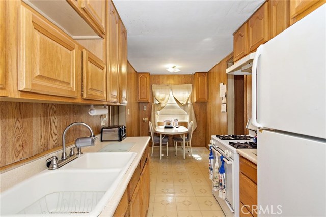 1643 Haynes Lane, Redondo Beach, California 90278, 3 Bedrooms Bedrooms, ,1 BathroomBathrooms,Residential,Sold,Haynes,SB20083442