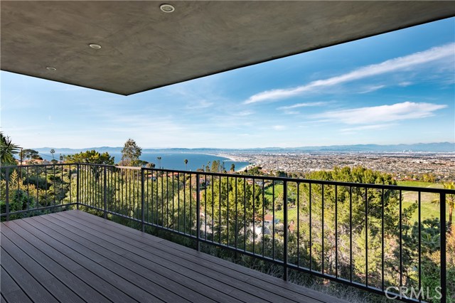 6061 Woodfern Drive, Rancho Palos Verdes, California 90275, 6 Bedrooms Bedrooms, ,4 BathroomsBathrooms,Residential,Sold,Woodfern,SB19042575