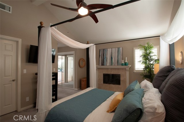 Master Bedroom Ensuite with walk-in closed & mirrored double closets.
