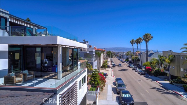 1530 Manhattan Avenue, Hermosa Beach, California 90254, 4 Bedrooms Bedrooms, ,3 BathroomsBathrooms,Residential,Sold,Manhattan,SB17147008