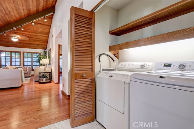 22 Dover Place, Manhattan Beach, California 90266, 2 Bedrooms Bedrooms, ,2 BathroomsBathrooms,Residential,Sold,Dover,SB18247176