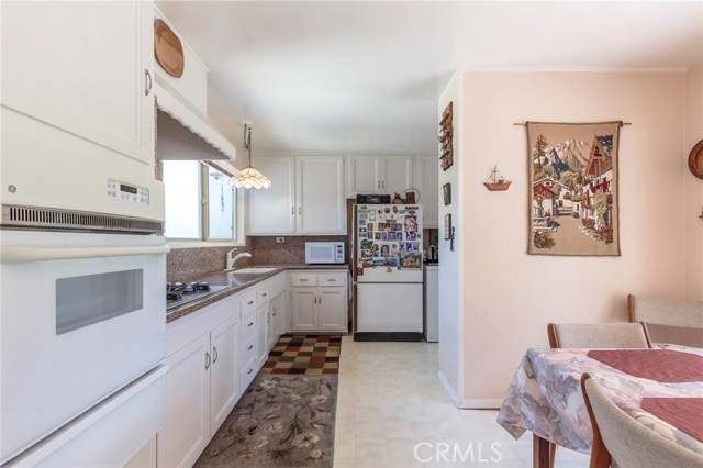 705 Paulina Avenue, Redondo Beach, California 90277, 3 Bedrooms Bedrooms, ,2 BathroomsBathrooms,Residential,Sold,Paulina,SB17205308