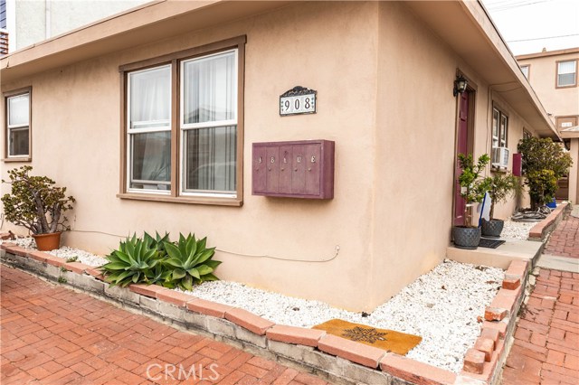 908 Manhattan Avenue, Hermosa Beach, California 90254, ,Residential Income,Sold,Manhattan,PV18219154