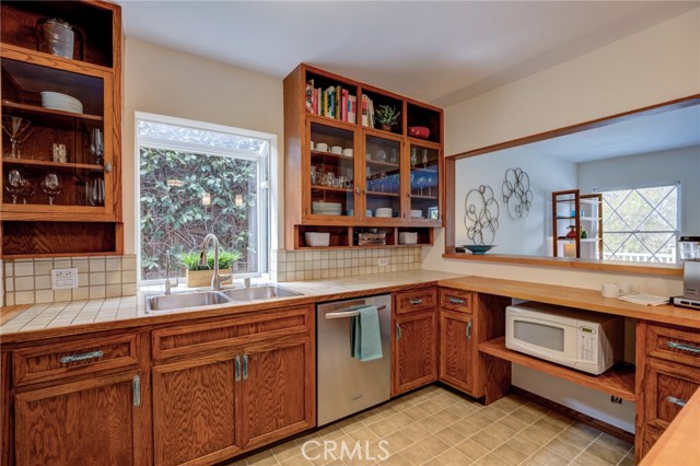 607 Camino Real, Redondo Beach, California 90277, 2 Bedrooms Bedrooms, ,2 BathroomsBathrooms,Residential,Sold,Camino Real,SB20134527
