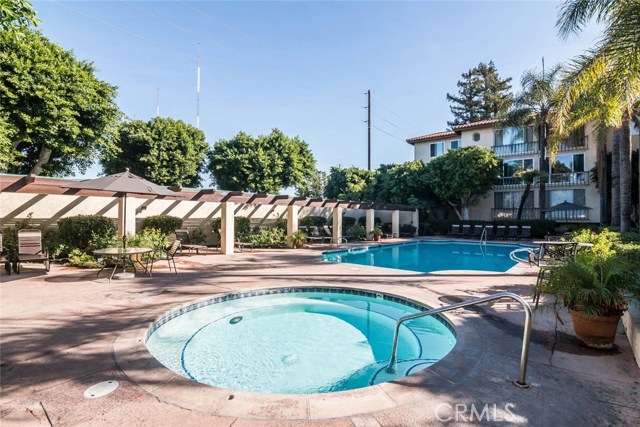 1 Bed Home for Sale in Valley Village, California