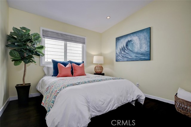 417 27th Street, Manhattan Beach, California 90266, 3 Bedrooms Bedrooms, ,1 BathroomBathrooms,Residential,Sold,27th,SB21023616