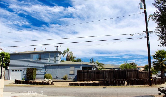 1131 21st Street, Manhattan Beach, California 90266, 3 Bedrooms Bedrooms, ,2 BathroomsBathrooms,Residential,Sold,21st,SB19229133