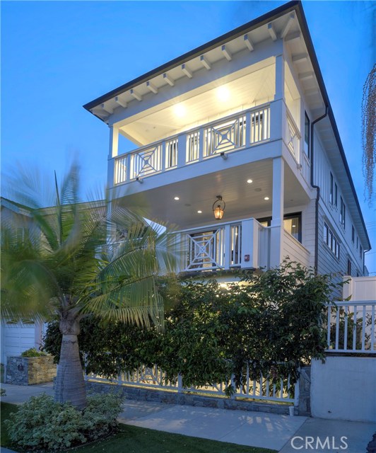 549 3rd Street, Manhattan Beach, California 90266, 5 Bedrooms Bedrooms, ,5 BathroomsBathrooms,Residential,Sold,3rd,SB21052350