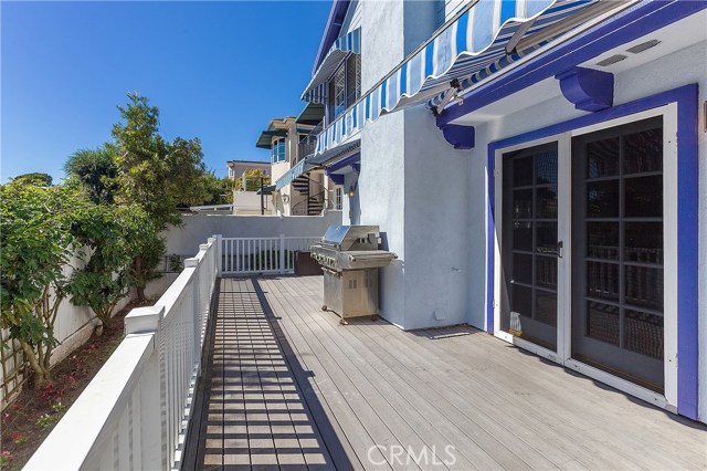 1220 9th Street, Manhattan Beach, California 90266, 4 Bedrooms Bedrooms, ,3 BathroomsBathrooms,Residential,Sold,9th,SB18258257