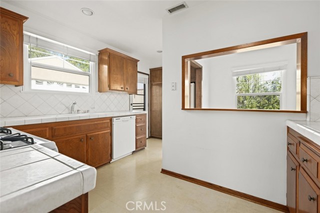 423 Avenue D, Redondo Beach, California 90277, 3 Bedrooms Bedrooms, ,1 BathroomBathrooms,Residential,Sold,Avenue D,SB20241282