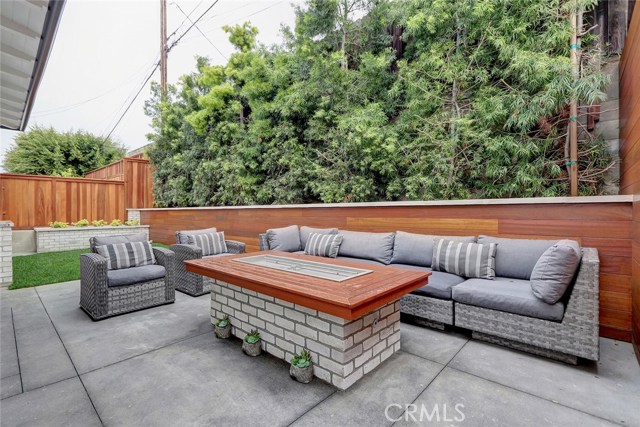 1716 Oak Avenue, Manhattan Beach, California 90266, 5 Bedrooms Bedrooms, ,5 BathroomsBathrooms,Residential,Sold,Oak,SB19008718