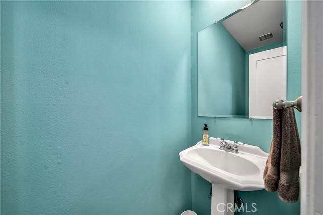 2308 Gates Avenue, Redondo Beach, California 90278, 3 Bedrooms Bedrooms, ,1 BathroomBathrooms,Residential,Sold,Gates,SB21062151