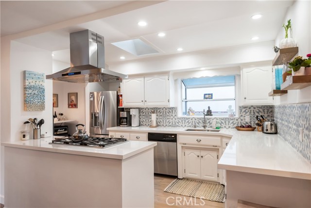 2101 Chestnut Avenue, Manhattan Beach, California 90266, 3 Bedrooms Bedrooms, ,2 BathroomsBathrooms,Residential,Sold,Chestnut,SB20028449