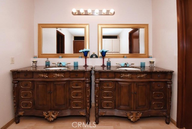 Double Vanity in Master Bathroom