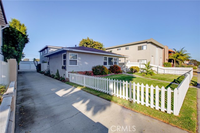 2211 Nelson Avenue, Redondo Beach, California 90278, 6 Bedrooms Bedrooms, ,3 BathroomsBathrooms,Residential,Sold,Nelson,SB19252615