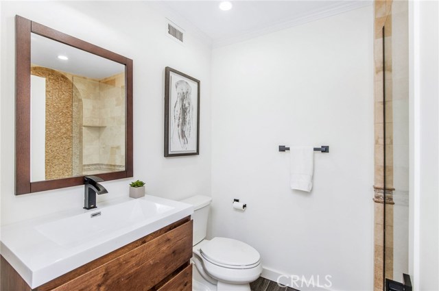 309 20th Place, Manhattan Beach, California 90266, 3 Bedrooms Bedrooms, ,1 BathroomBathrooms,Residential,Sold,20th,SB20217886