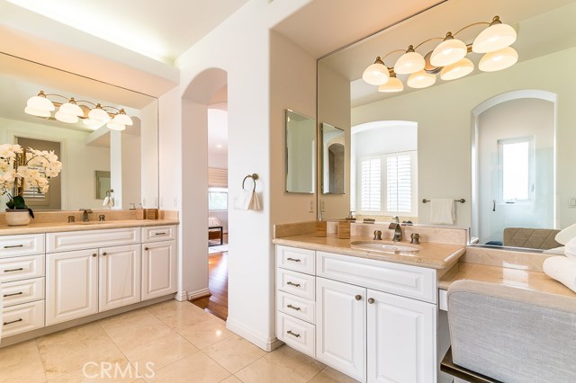 700 36th Street, Manhattan Beach, California 90266, 4 Bedrooms Bedrooms, ,3 BathroomsBathrooms,Residential,Sold,36th,SB19004820